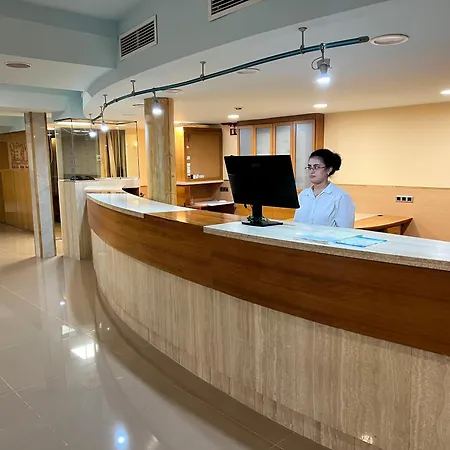 Paradise Hotel 3*