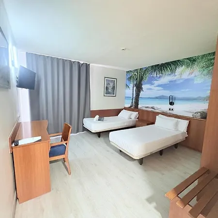 Paradise Hotel Cambrils