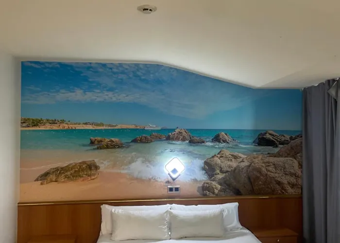 Paradise Камбрильс