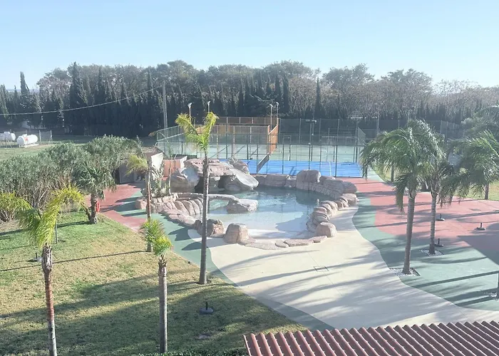 Paradise Отель 3*