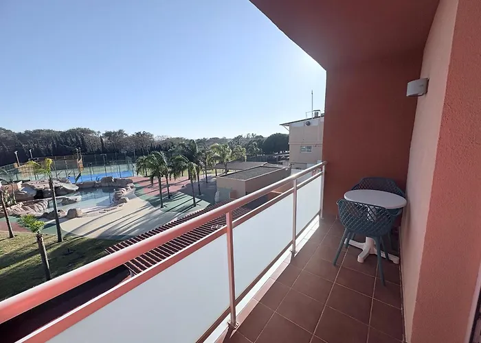 Отель Paradise Камбрильс