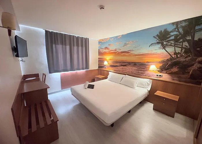 Отель Paradise Камбрильс