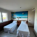 Paradise Hotel 3*