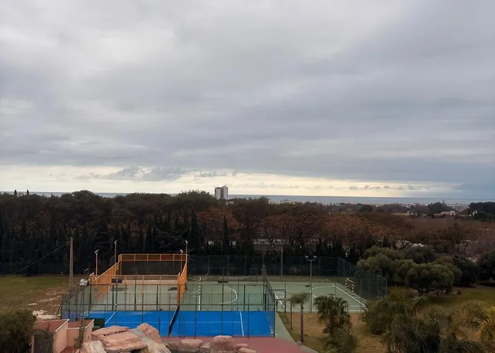 Paradise Hotel Cambrils